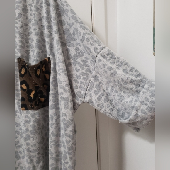 Sweatshirt - Picture 3 of 3